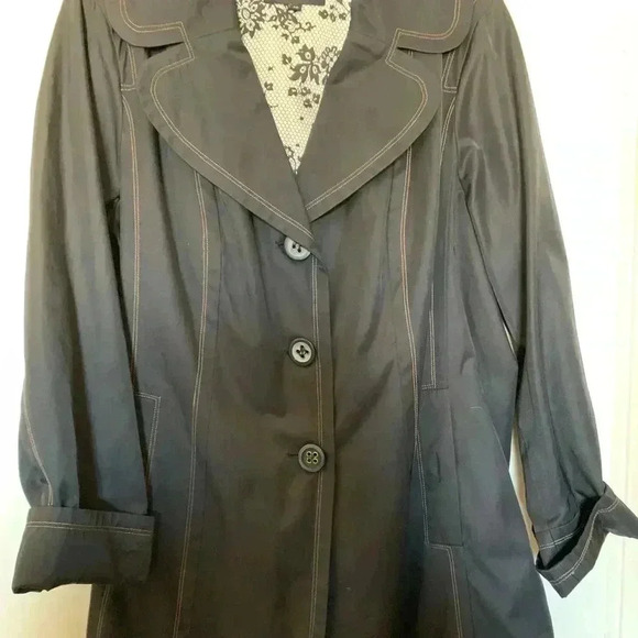 Black Guess Nylon Jacket - Picture 1 of 6